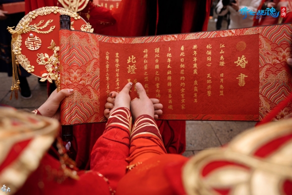 秦淮河畔见证良缘倩女国风水上集体婚礼圆满举行！